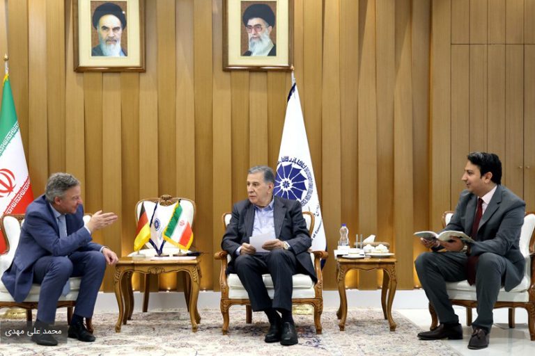Treffen in der Iranischen Handelskammer mit dem Präsidenten der Deutsch-Iranischen Handelskammer und dem deutschen Botschafter